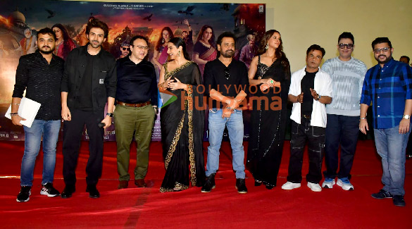photos kartik aaryan vidya balan triptii dimri and others snapped at bhool bhulaiyaa 3 trailer launch at raj mandir theater jaipur 4