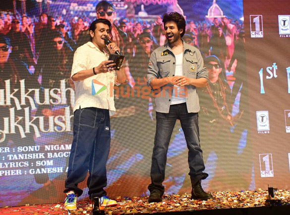 Photos: Kartik Aaryan and Sonu Nigam launch the song ‘Hukkush Phukkush ...