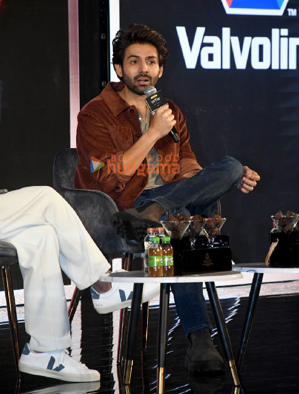photos kartik aaryan snapped at bollywood hungama ott india fest 2024 for bhool bhulaiyaa 3 discussion 3