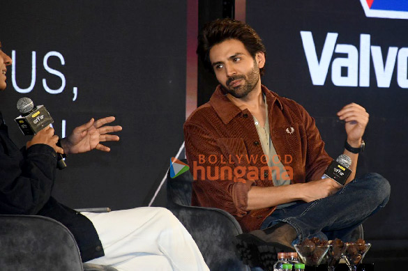 photos kartik aaryan snapped at bollywood hungama ott india fest 2024 for bhool bhulaiyaa 3 discussion 5