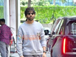 Photos: Kartik Aaryan snapped at T-series office in Andheri