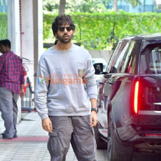 Photos: Kartik Aaryan snapped at T-series office in Andheri