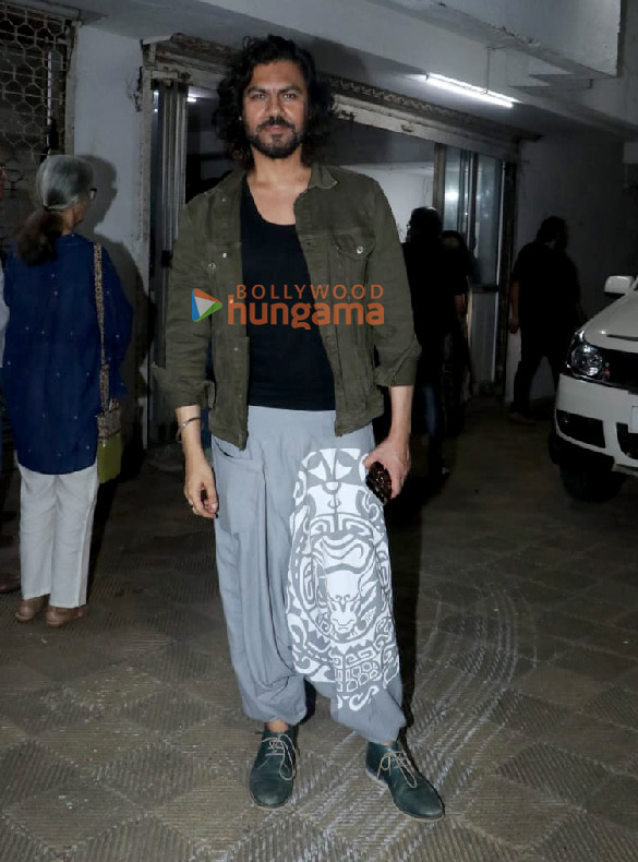 photos kirti kulhari subhash ghai and more snapped at the red carpet of the play ammi akhtari 6