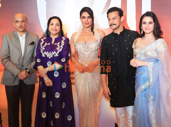 photos priyanka chopra jonas ashutosh gowariker and others grace the premiere of marathi film paani 10