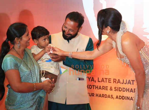 photos priyanka chopra jonas ashutosh gowariker and others grace the premiere of marathi film paani 9