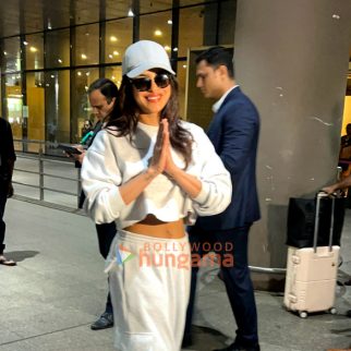 Photos: Priyanka Chopra Jonas, Saif Ali Khan and Kareena Kapoor Khan snapped at the airport