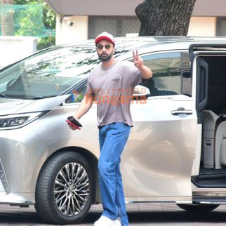 Photos: Ranbir Kapoor snapped at Sanjay Leela Bhansali’s house in Juhu