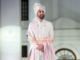 Photos: Ranbir Kapoor walks the ramp for Tarun Tahiliani in Delhi