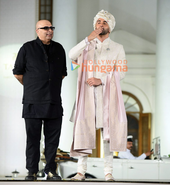 photos ranbir kapoor walks the ramp for tarun tahiliani in delhi 5