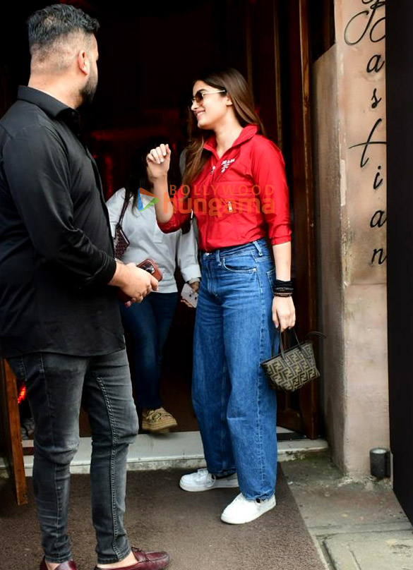 photos rasha thadani snapped outside bastian in bandra 3