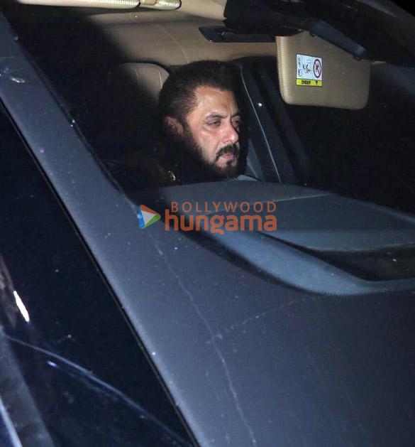 photos salman khan zaheer iqbal and eknath shinde snapped at lilavati hospital in bandra 4