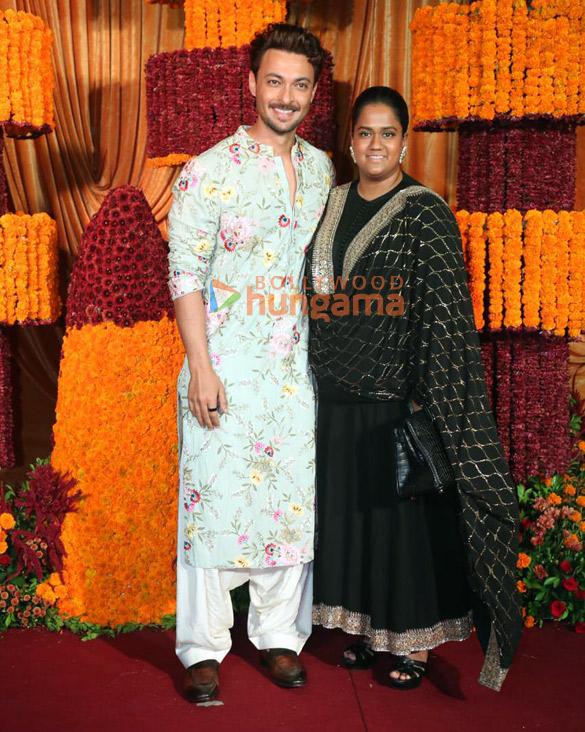 photos sharvari siddharth malhotra huma qureshi raashii khanna tamannaah bhatia and others snapped attending ramesh s tauranis diwali bash 1