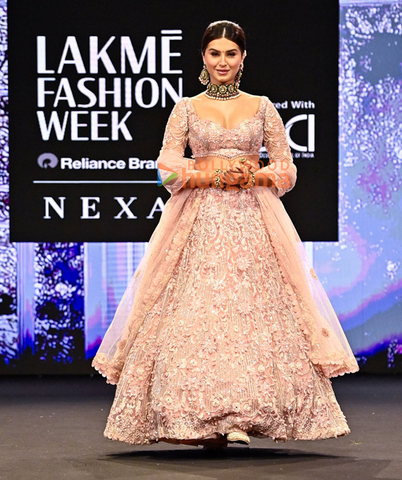 photos shraddha kapoor alaya f manushi chhillar and others walk the ramp at lakme fashion week 2024 8
