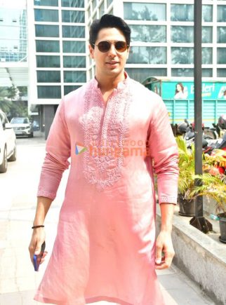 Photos: Sidharth Malhotra, Ibrahim Ali Khan, Lakshya and others attend Dharma Productions’ Diwali pooja