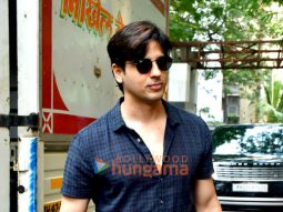 Photos: Sidharth Malhotra snapped in Andheri