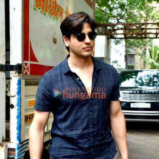 Photos: Sidharth Malhotra snapped in Andheri