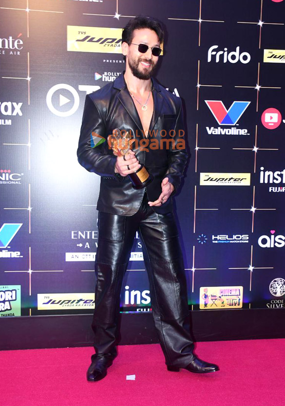 photos tiger shroff sonakshi sinha sophie choudry raveena tandon and others snapped at the pink carpet and awards ceremony of bollywood hungama ott india fest 2024 16