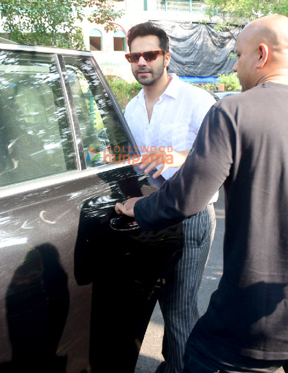 Photos: Varun Dhawan snapped outside a dubbing studio in Bandra | Parties & Events