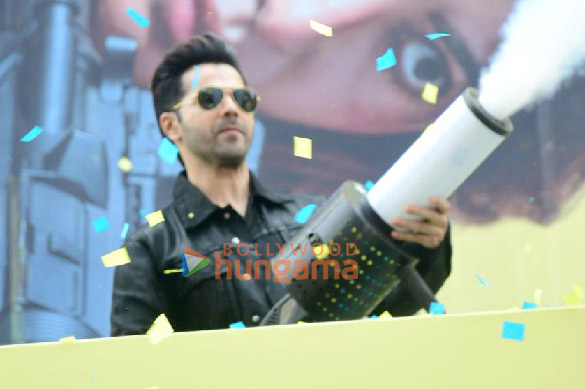 photos varun dhawan snapped promoting citadel honey bunny at gaiety galaxy bandra 5