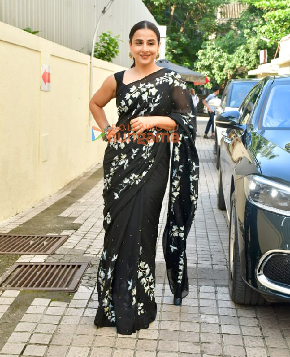 Photos: Vidya Balan, Richa Chadha, Ali Fazal and Shabana Azmi snapped at PVR Juhu Photos: Vidya Balan, Richa Chadha, Ali Fazal and Shabana Azmi snapped at PVR Juhu