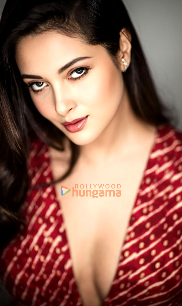 riya sen 4 6