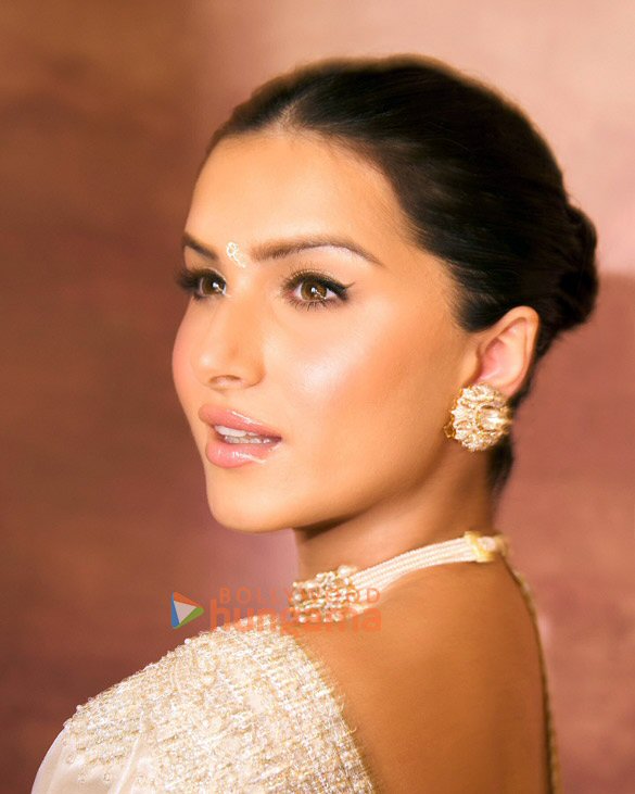 tara sutaria 9 7