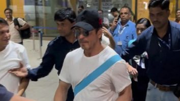 The King has arrived! Shah Rukh Khan gets clicked at the airport