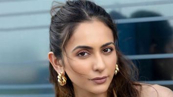 Rakul Preet Singh makes a joyful return after injury, clicks selfies with fans