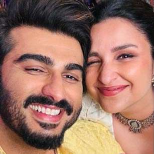 Arjun Kapoor shares selfie with ‘partner-in-crime’ Parineeti Chopra and we can’t get over this Parma–Zoya reunion!