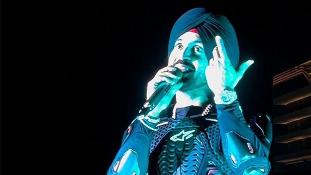 Diljit Dosanjh pausing concert to address ‘balcony audience’ watching it for free goes viral; netizens say, “they paid more than the ticket”