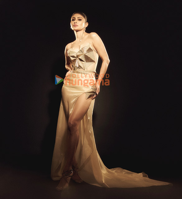 mouni roy 10 6