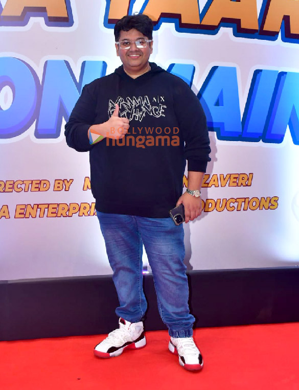 photos aamir khan ajay devgn and others grace the mahurat of the film tera yaar hoon main 9