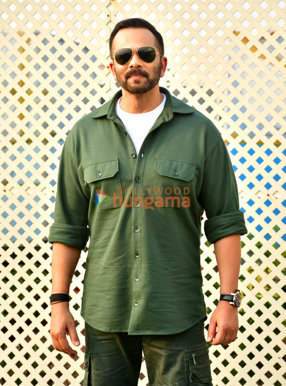 photos ajay devgn and rohit shetty snapped promoting singham again 5 2