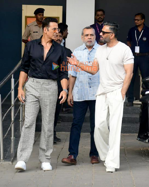 photos akshay kumar suniel shetty and paresh rawal snapped at kalina airport 4
