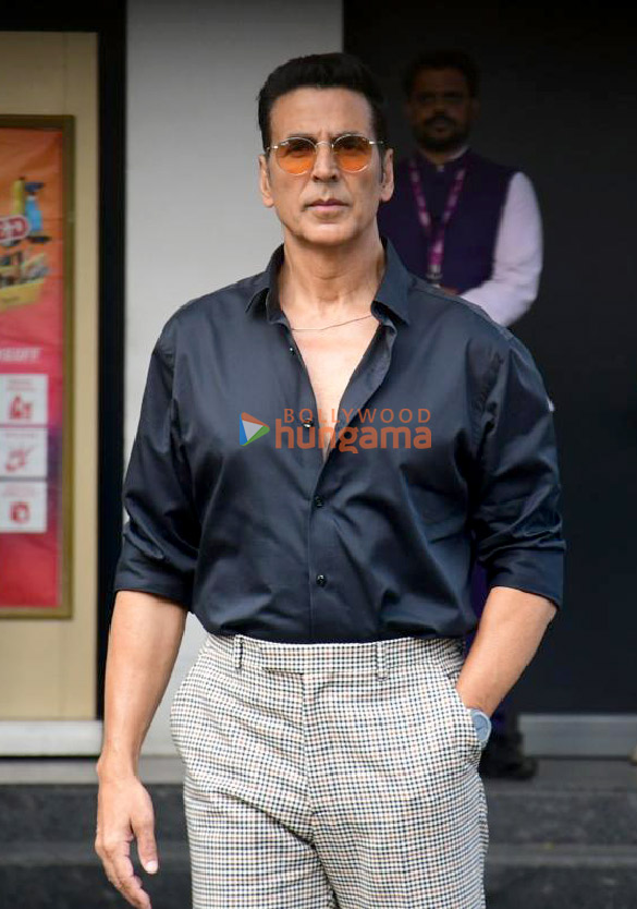 photos akshay kumar suniel shetty and paresh rawal snapped at kalina airport 7