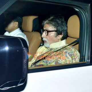 Photos: Amitabh Bachchan snapped at Pratiksha bungalow for Laxmi Pujan