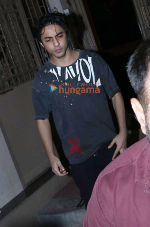 photos aryan khan snapped at a dubbing studio 5