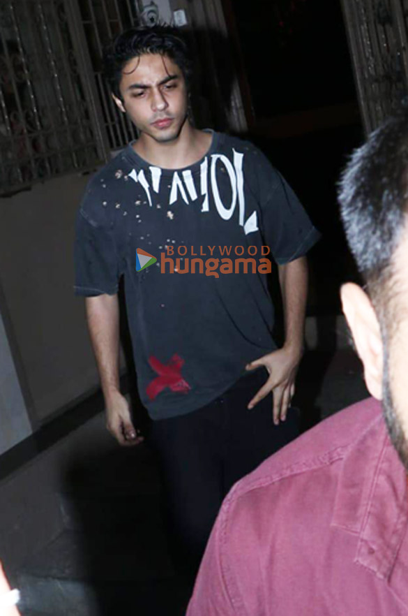 photos aryan khan snapped at a dubbing studio 6