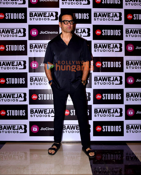 photos elli avrram imran khan and others grace the premiere of khwaabon ka jhamela 16