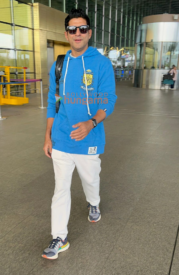 photos farhan akhtar gauahar khan kiku sharda and orhan awatramani snapped at the airport 1