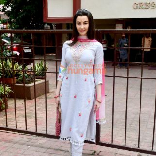 Photos: Giorgia Andriani spotted outside her residence in Bandra