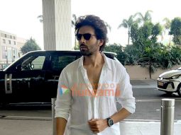 Photos: Kartik Aaryan, Kareena Kapoor Khan, Sunny Deol and others snapped at the airport