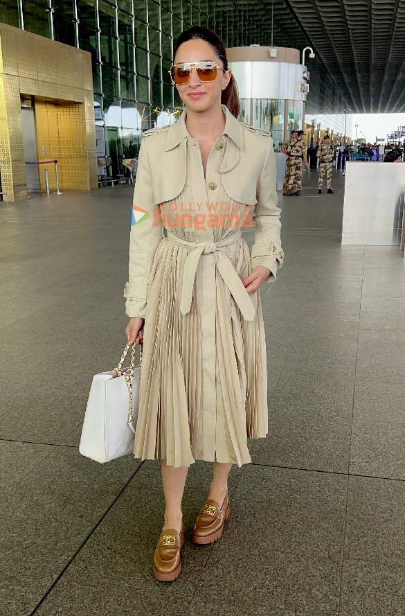 photos kiara advani snapped at the airport 4 3