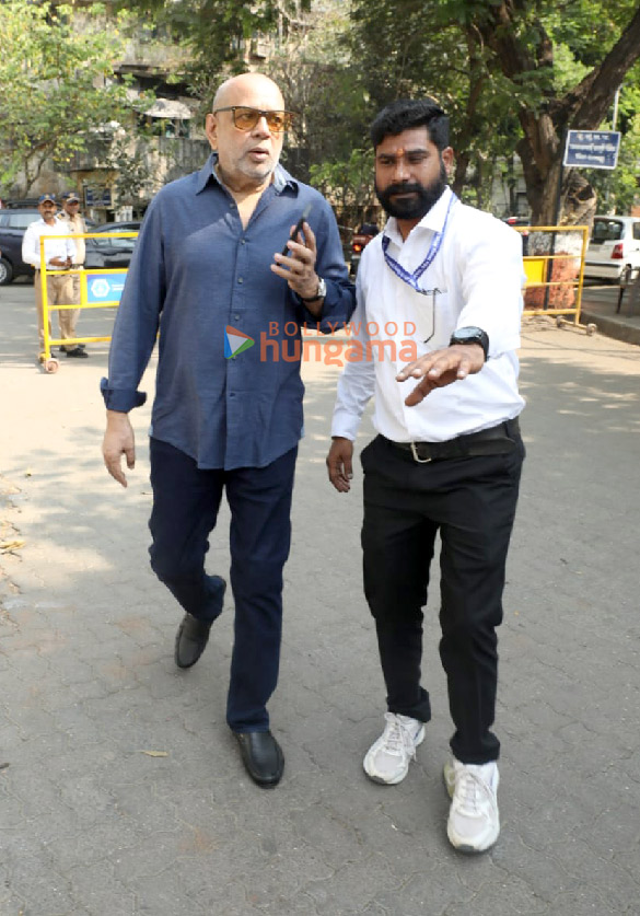 photos maharashtra assembly elections 2024 kartik aaryan paresh rawal suniel shetty and others cast their votes in mumbai 4