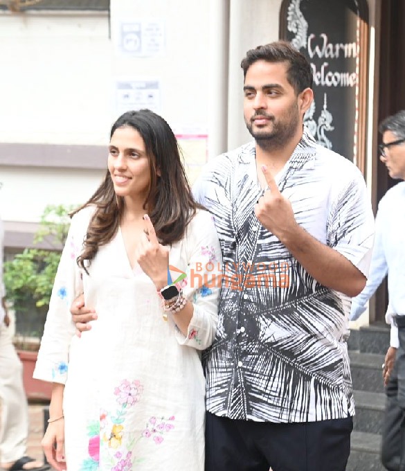 photos maharashtra assembly elections 2024 kartik aaryan rakul preet singh jackky bhagnani and others cast their votes in mumbai 2 9