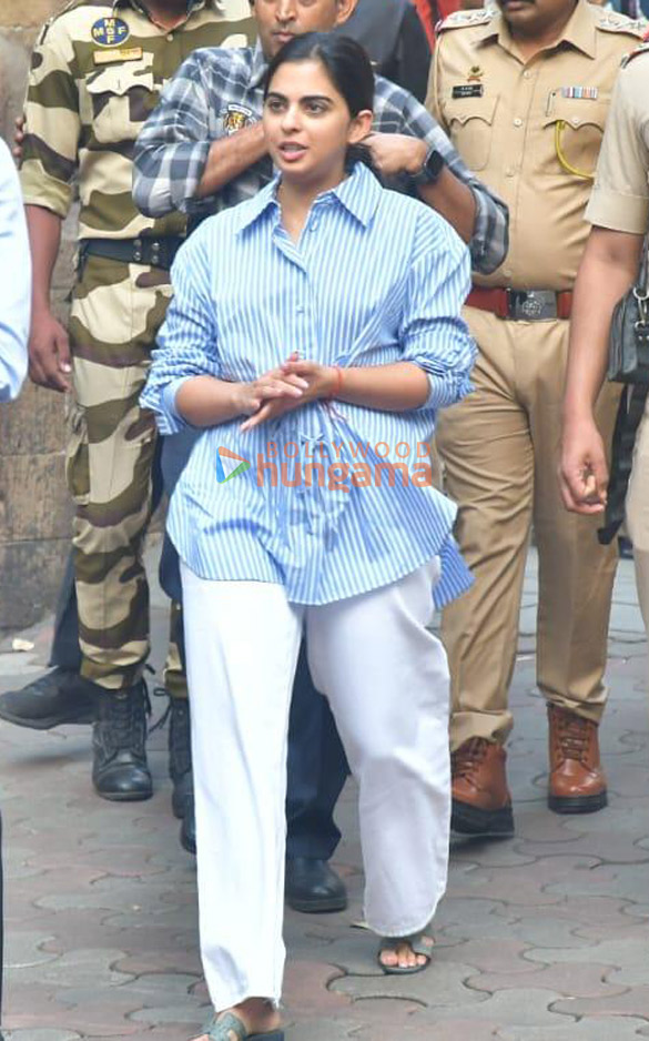 photos maharashtra assembly elections 2024 shah rukh khan kartik aaryan rakul preet singh jackky bhagnani and others cast their