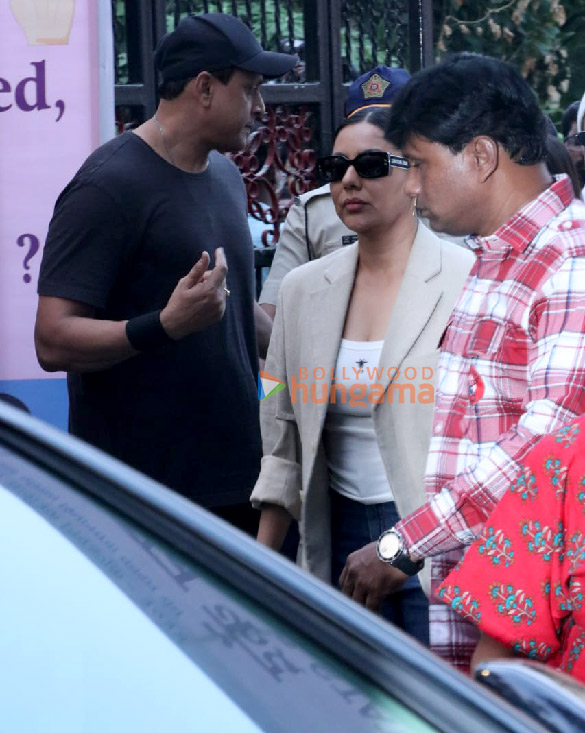 photos maharashtra assembly elections 2024 shah rukh khan kartik aaryan rakul preet singh jackky bhagnani and others cast their votes in mumbai 555 5
