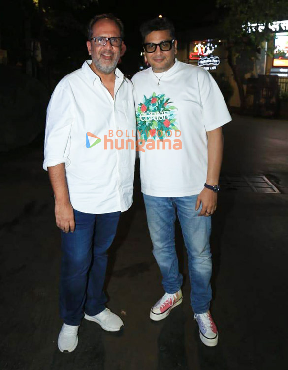 photos mukesh chabbra and aanand l rai snapped in juhu 1