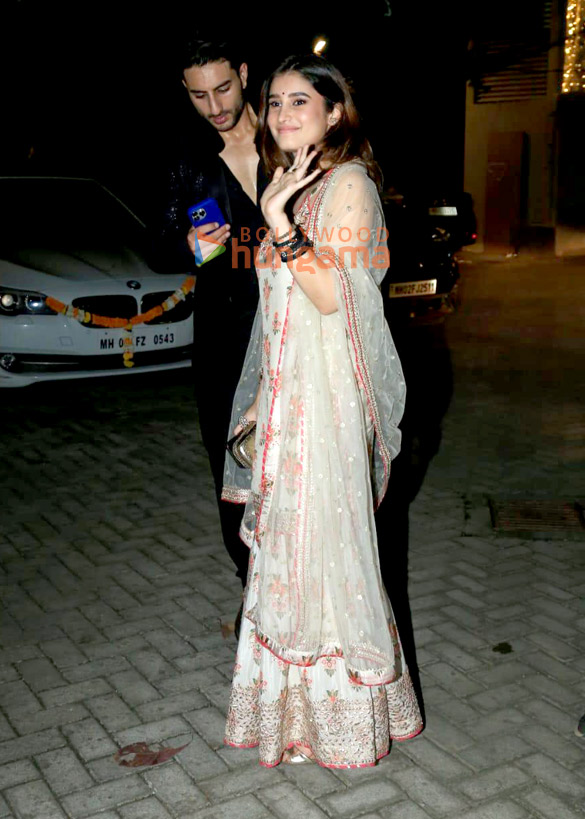 photos nargis fakhri huma qureshi rakul preet singh and others snapped attending godrejs house diwali bash 7