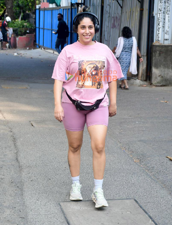 photos neha bhasin snapped at carter road 1